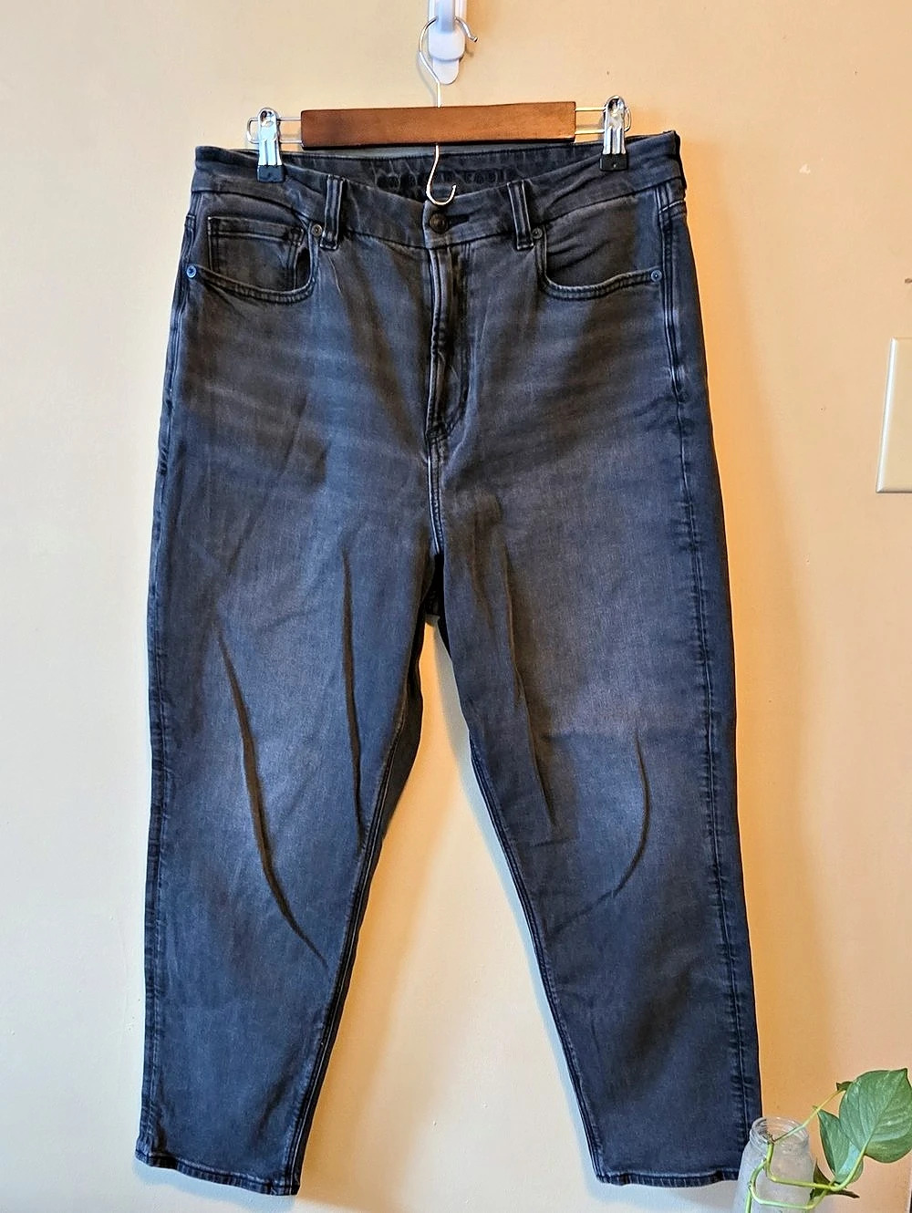 American Eagle Short Curvy Mom Jean Black Jeans Waist 14 Short Like New